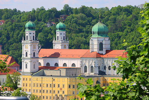 IG Bau Busreise nach Passau * Mehrtagesfahrt der IG Bau Bezirksverband Ostsachsen zum vierten Mal im Hotel Beinbauer * Der heutige Tagesausflug in die Dreiflüssestadt Passau mit einer Schifffahrt auf der Donau