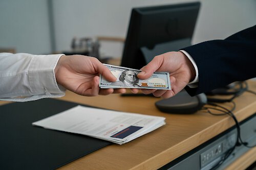 Seriös Geld leihen - Worauf Kreditsuchende bei privaten Angeboten achten sollten
