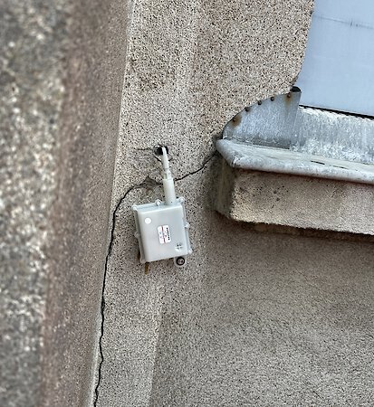 Rissüberwachung: Saugnac Messgeräte bietet komplette Reihe vernetzter Sensoren für die Bauwerksüberwachung